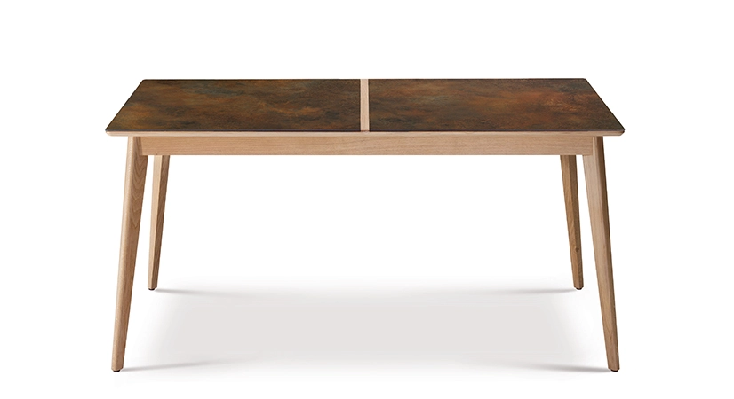 Table extensible 6 à 10 personnes en chêne et céramique allonges bois avec bois teinte naturelle et plateau céramique brun oxydé 160x90 cm Table extensible 6 à 10 personnes en chêne et céramique allonges bois avec bois teinte naturelle et plateau céramique brun oxydé 160x90 cm