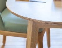 Table extensible en chêne 6 à 12 personnes avec plateau et allonges bois teinte naturelle 140x100 cm Table extensible en chêne 6 à 12 personnes avec plateau et allonges bois teinte naturelle 140x100 cm