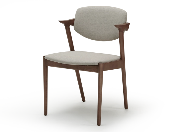 Chaise design teinte noyer et tissu beige naturel