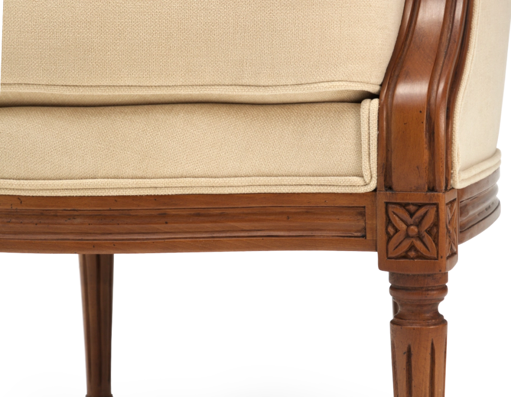 Fauteuil bergère style Louis XVI bois teinte ancienne et tissu crème Fauteuil bergère style Louis XVI bois teinte ancienne et tissu crème