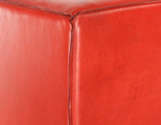 Pouf Chesterfield cuir rouge