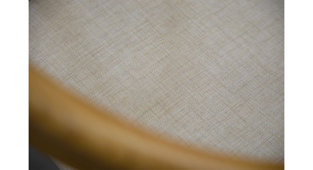 Chaise scandinave bois teinte merisier assise tissu beige Chaise scandinave bois teinte merisier assise tissu beige