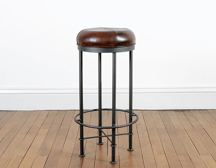 Tabouret de bar vintage cuir marron soutenu Tabouret de bar vintage cuir marron soutenu