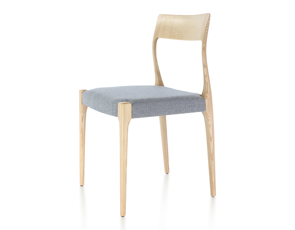 Chaise scandinave bois teinte naturelle assise tissu chevron bleu Chaise scandinave bois teinte naturelle assise tissu chevron bleu