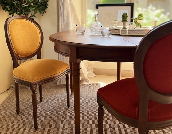 Chaise ancienne style Louis XVI bois teinte marron foncé et tissu jaune