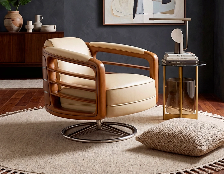 Fauteuil club pivotant bois et cuir beige