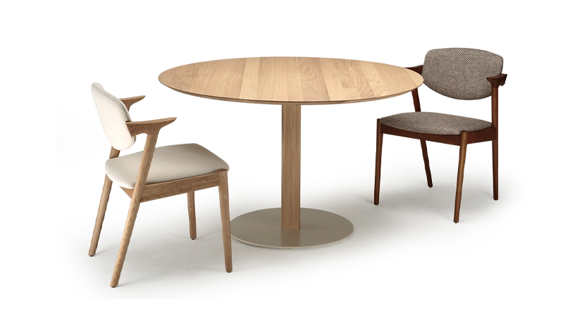 Table salle à manger ronde en chêne 4 à 6 personnes teinte naturelle plateau bois 110x110 Table salle à manger ronde en chêne 4 à 6 personnes teinte naturelle plateau bois 110x110