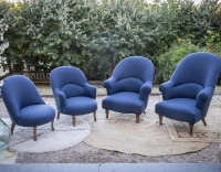 Fauteuil crapaud sans accoudoirs pieds bois teinte noyer et tissu bleu marine Fauteuil crapaud sans accoudoirs pieds bois teinte noyer et tissu bleu marine