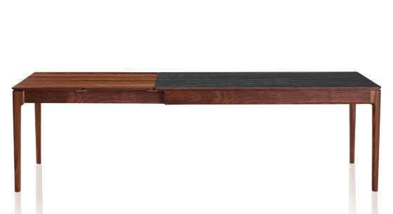 Table extensible 8 à 10 personnes en noyer et céramique allonges bois avec bois teinte naturelle et plateau céramique effet marbre noir 180x90 cm