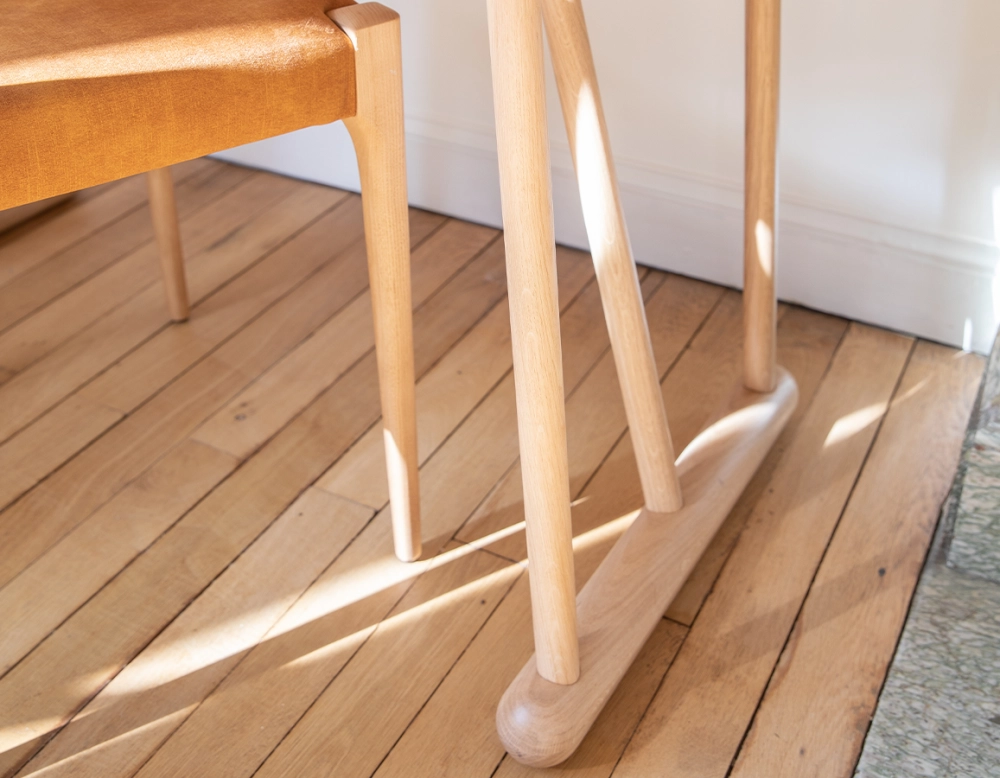 Bureau design en chêne teinte naturelle L150 cm Bureau design en chêne teinte naturelle L150 cm