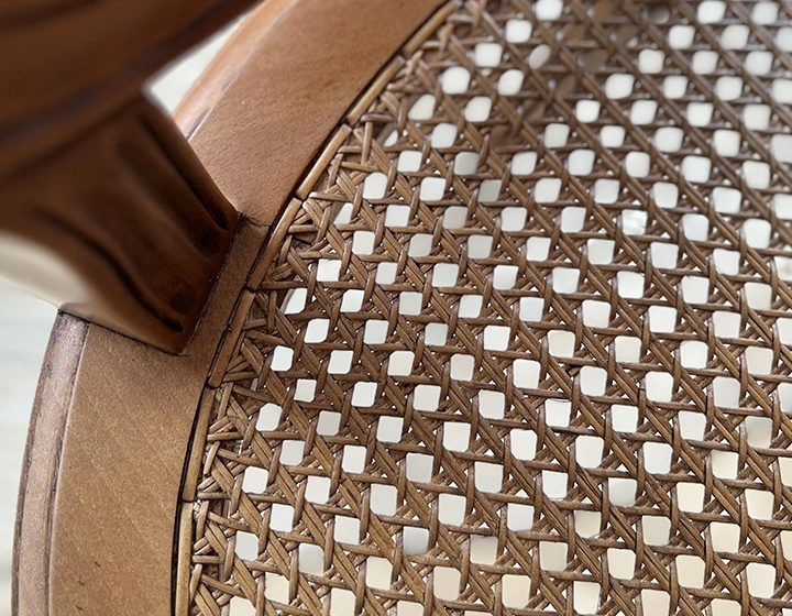 Chaise ancienne style Louis XVI bois teinte ancienne assise et dossier cannés Chaise ancienne style Louis XVI bois teinte ancienne assise et dossier cannés