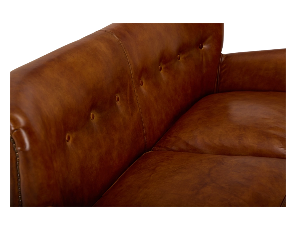 Canapé club cuir 2 places marron clair accoudoirs cloutés Canapé club cuir 2 places marron clair accoudoirs cloutés