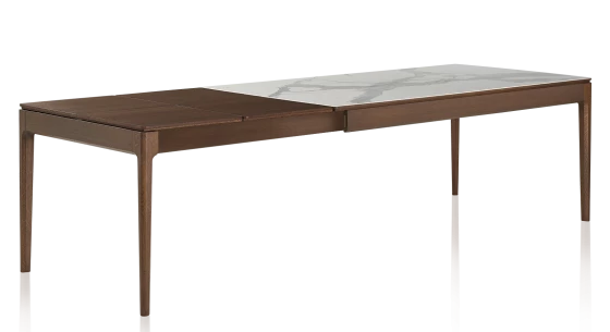 Table extensible 6 à 10 personnes en chêne et céramique allonges bois avec bois teinte marron foncé et plateau céramique effet marbre blanc 140x90 cm